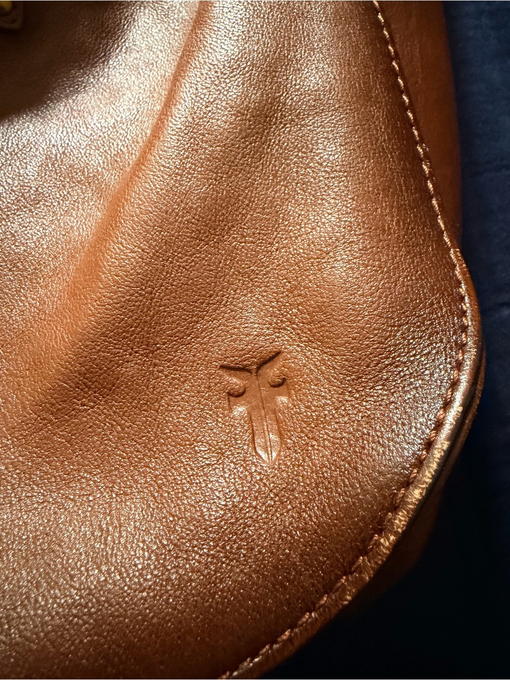 FRYE - Leather Crossbody Bag Purse in Cognac Brown - Picture 4 of 7